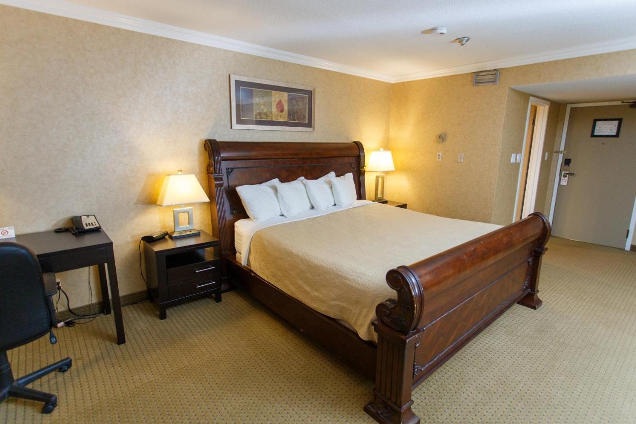 The George Dawson Inn & Conference Centre Довсон-Крік Екстер'єр фото